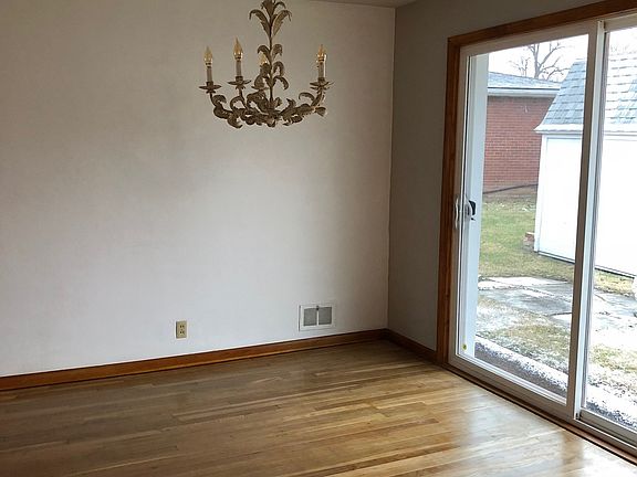 5th image of 603 N Vierwood Way