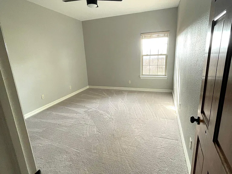 703 SW Glen Arbor Ave — Photo 11