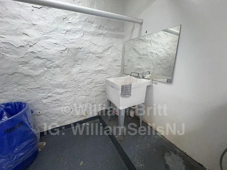 146-150 Manhattan Ave #16 — Photo 26