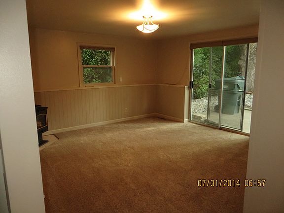 3rd image of 2220 Lyndale Ln