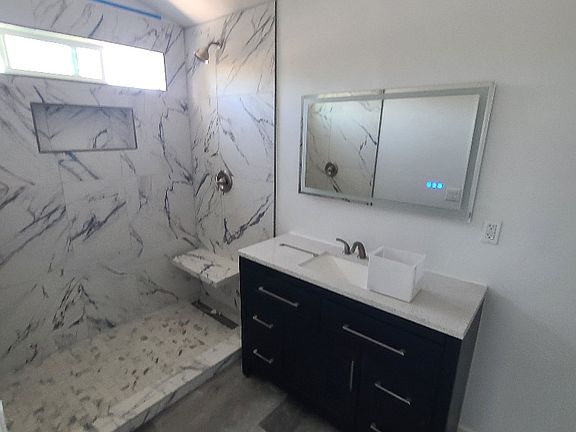4th image of 3555 Quimby St