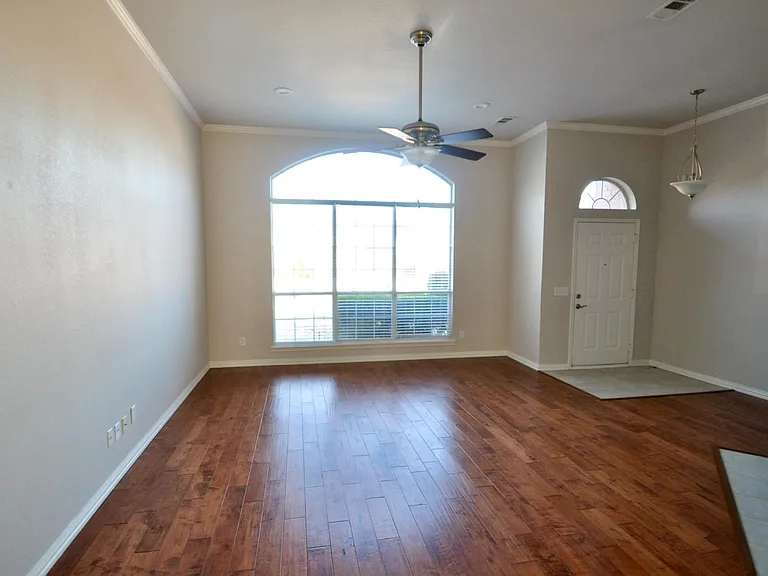 10817 Red Cedar Dr — Photo 3