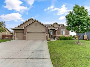 368 E Kay Ave, Haysville, KS 67060