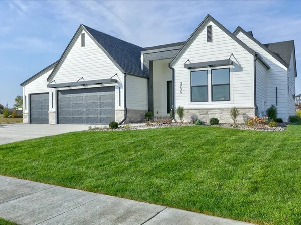 3736 NW 183rd St, Clive, IA 50325