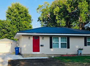 305 11th St SW, Waverly, IA 50677