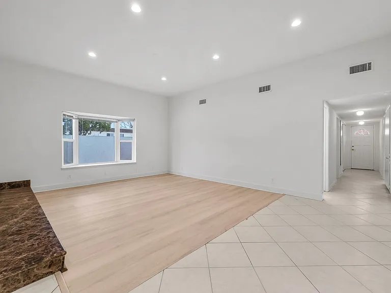 1 Lancewood Way — Photo 7