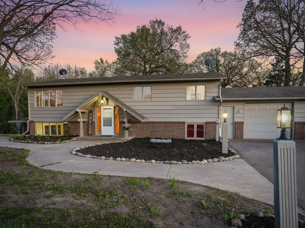 5075 Big Woods Blvd, Chaska, MN 55318