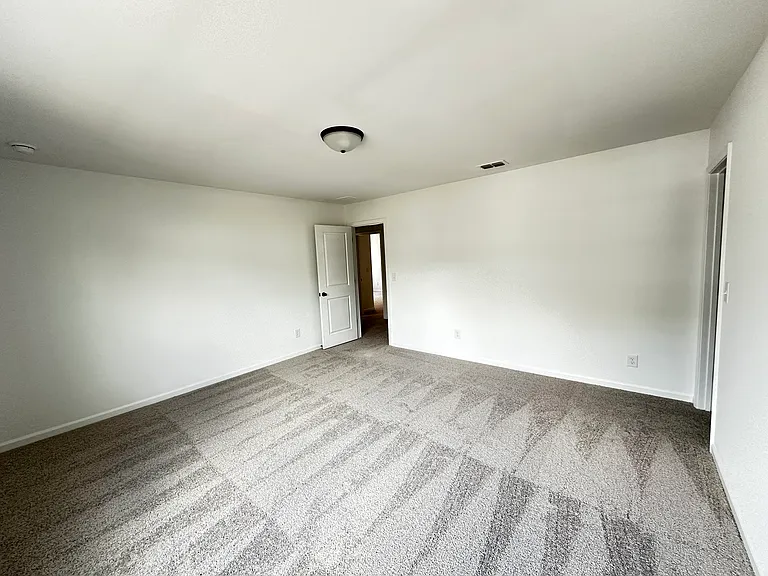 54 Mayfair St — Photo 33