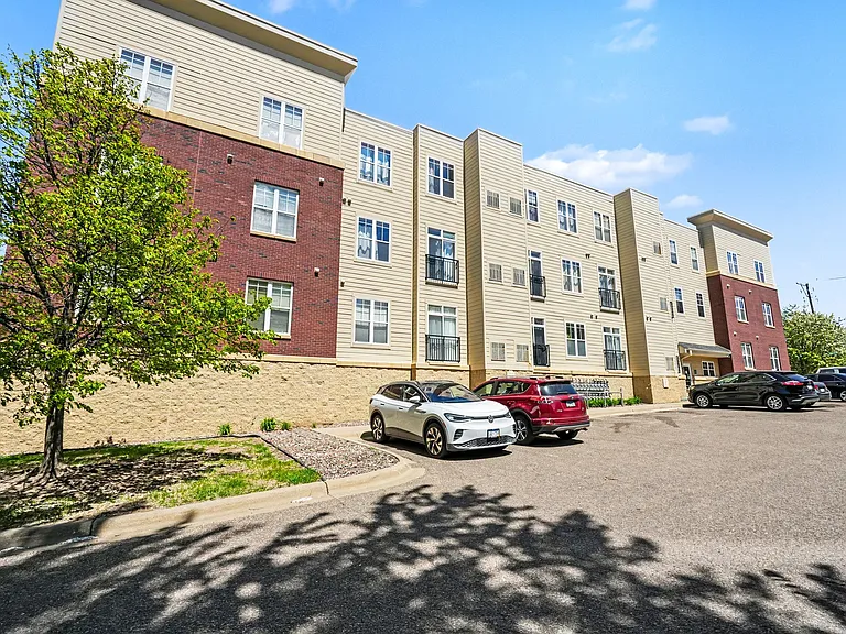 1776 Maryland Ave E #201 — Photo 3