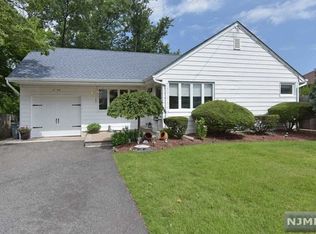 17-48 Eberlin Dr #1X, Fair Lawn, NJ 07410