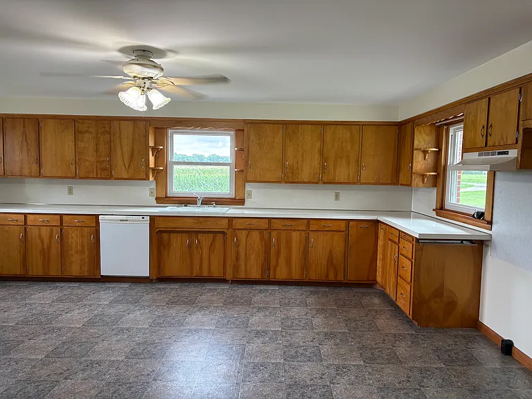 16556 Fox Lake Rd — Photo 2