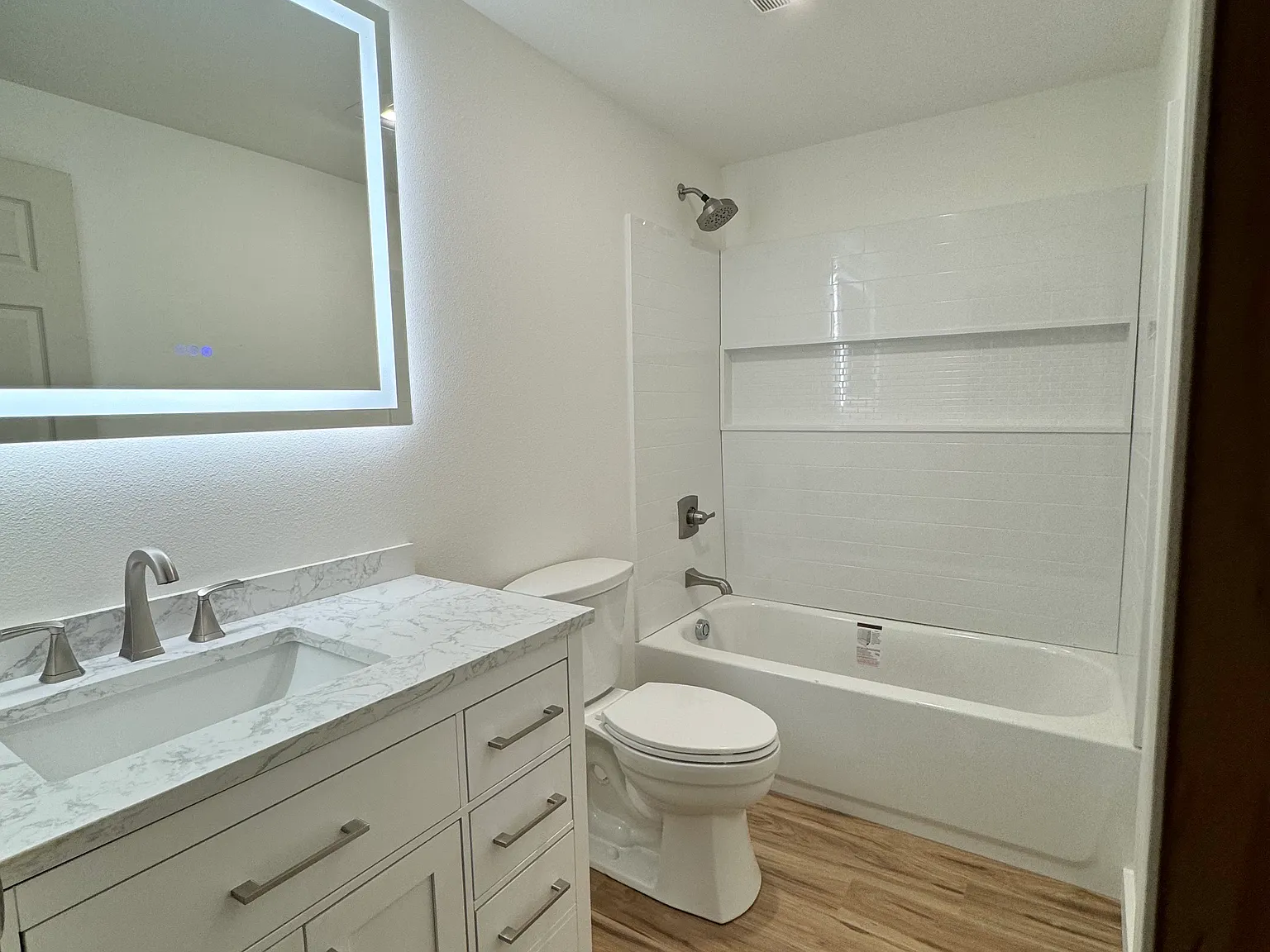 2 bed, 800 sqft, $1,695 — Photo 4