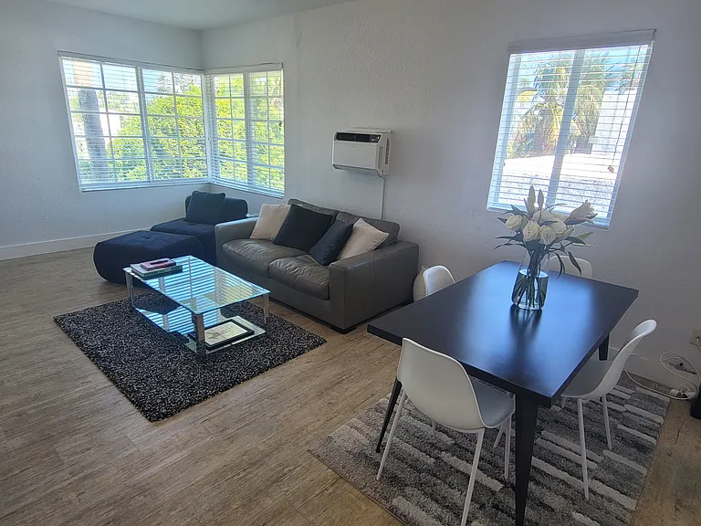 820 Euclid Ave #301 — Photo 3