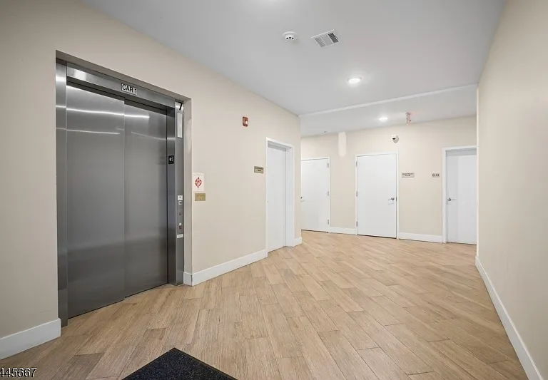 723 Lorhan Dr — Photo 4
