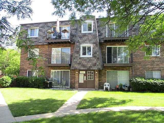 1st image of 9400 Bay Colony Dr APT 3W