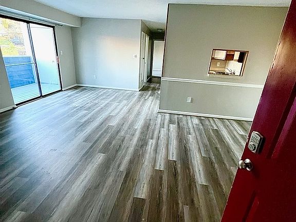 2x2 Renovated Apartment