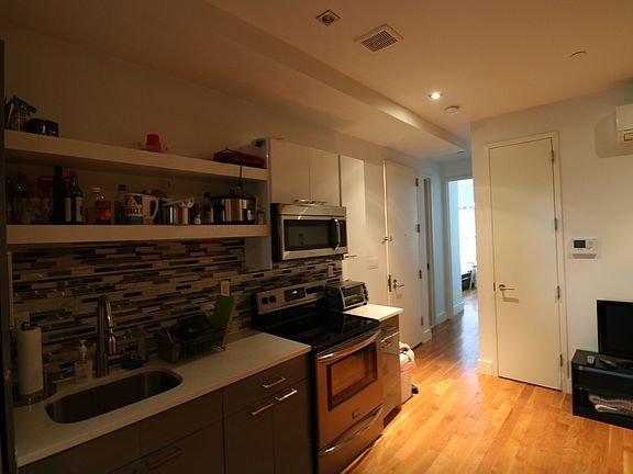 4th image of 120 Lefferts Pl