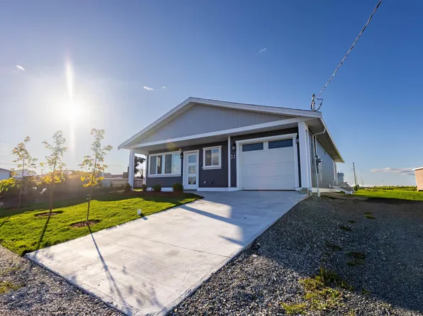 37 8th St, Glace Bay, NS B1A 4K7