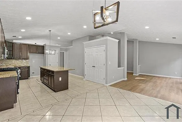 4 bed, 2704 sqft, $2,900 — Photo 1