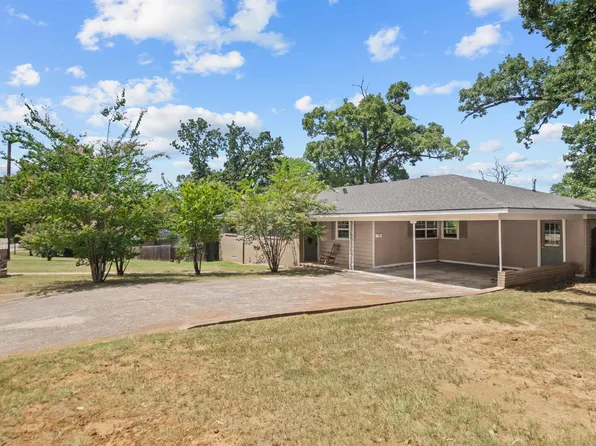118 Hillcrest Dr, Palestine, TX 75801