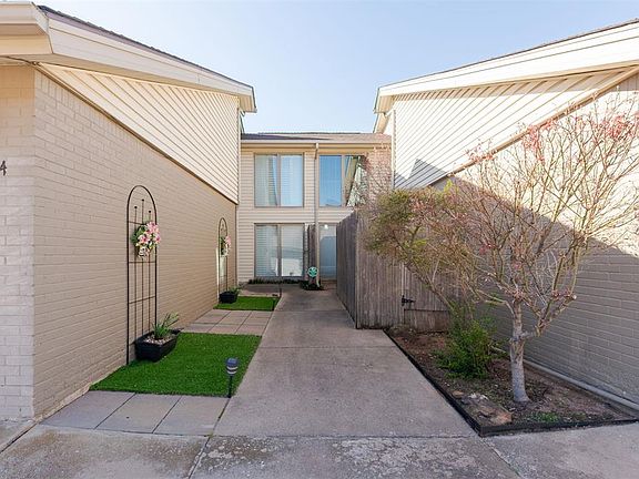 3rd image of 11314 Benttree Cir
