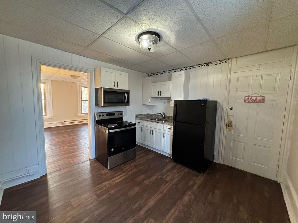 1st image of 171 S Charlotte St APT 4