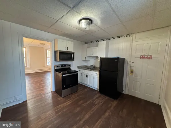 171 S Charlotte St APT 4, Manheim, PA 17545