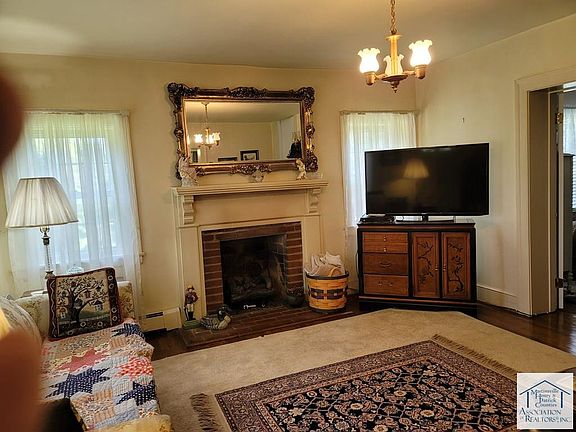 3rd image of 1155 Trenthill Dr