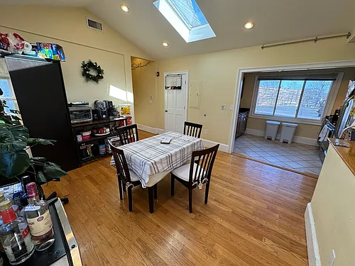 208 Holland St #A Photo 1