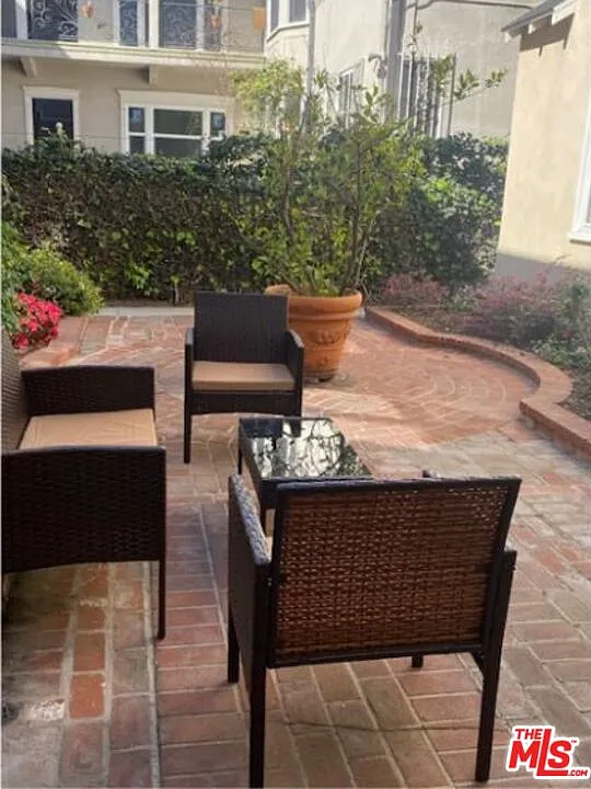 2 bed, 1.0 bath, 750 sqft, $3,150 — Photo 2