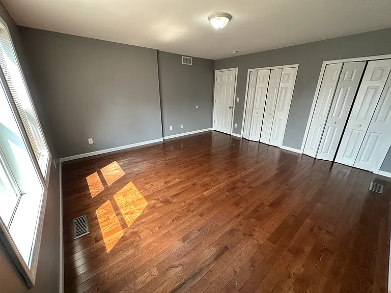 1098 Sylvan St — Photo 9