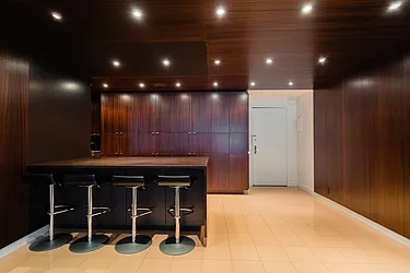 Rented by R New York