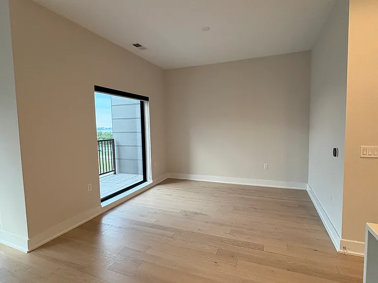 701 Swann Ave #605 — Photo 6