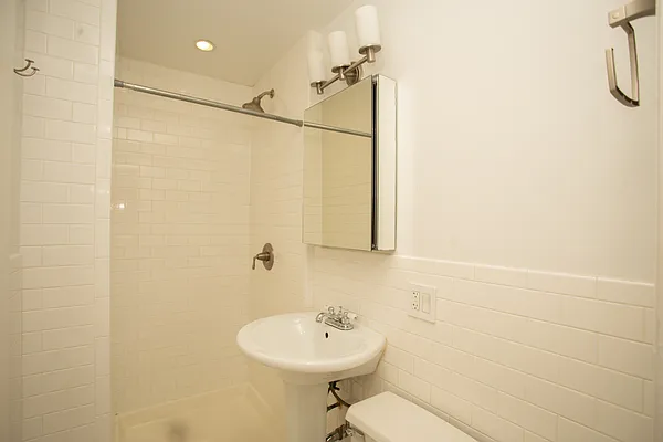 Rented by Blip LLC | media 9
