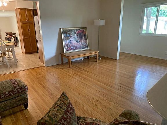 3rd image of 2846 Loyola Dr