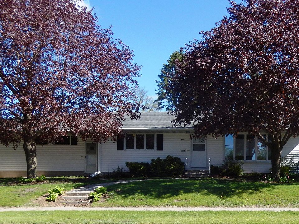 300 E 1st Street, Sumner