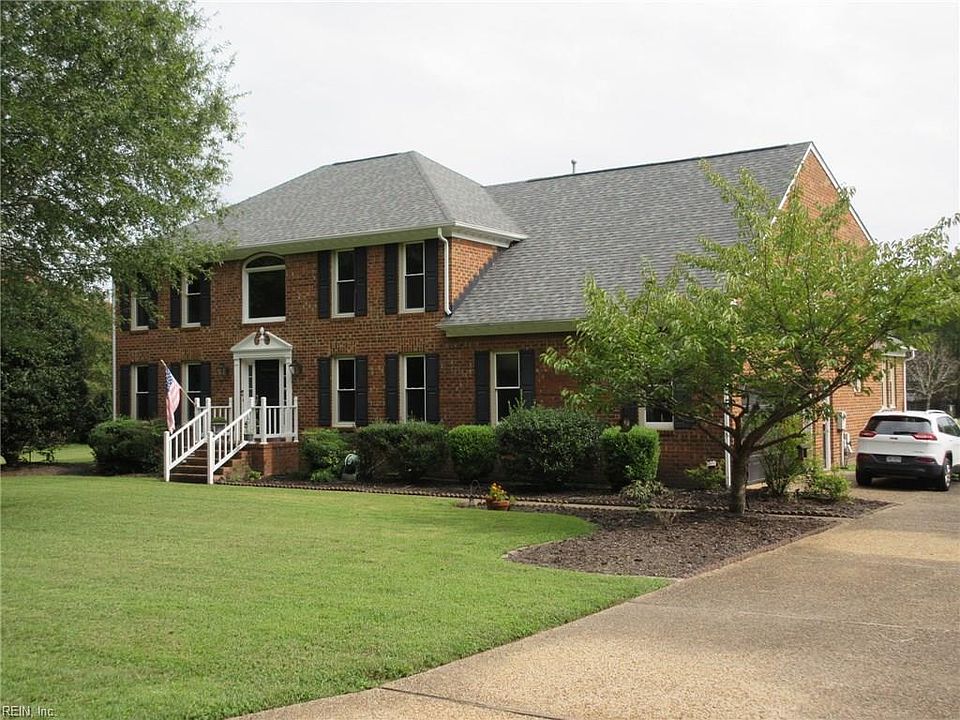 2nd image of 3222 Derby Ln