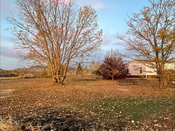 112 Road 2bc, Cody, WY 82414