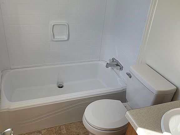 5th image of 2206 Duke St