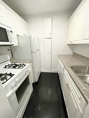 Rented by Oxford Property Group | media 23