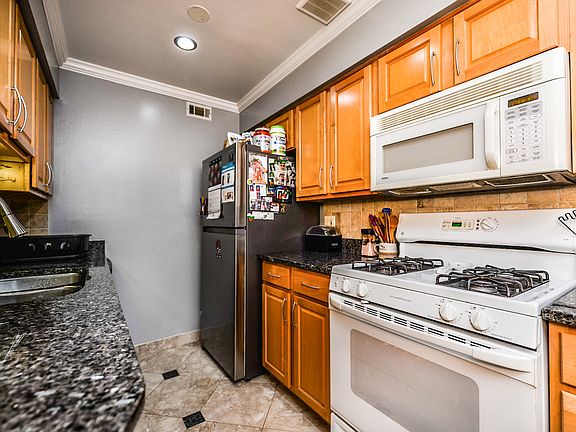 4th image of 1505 N Windsor Dr APT 205