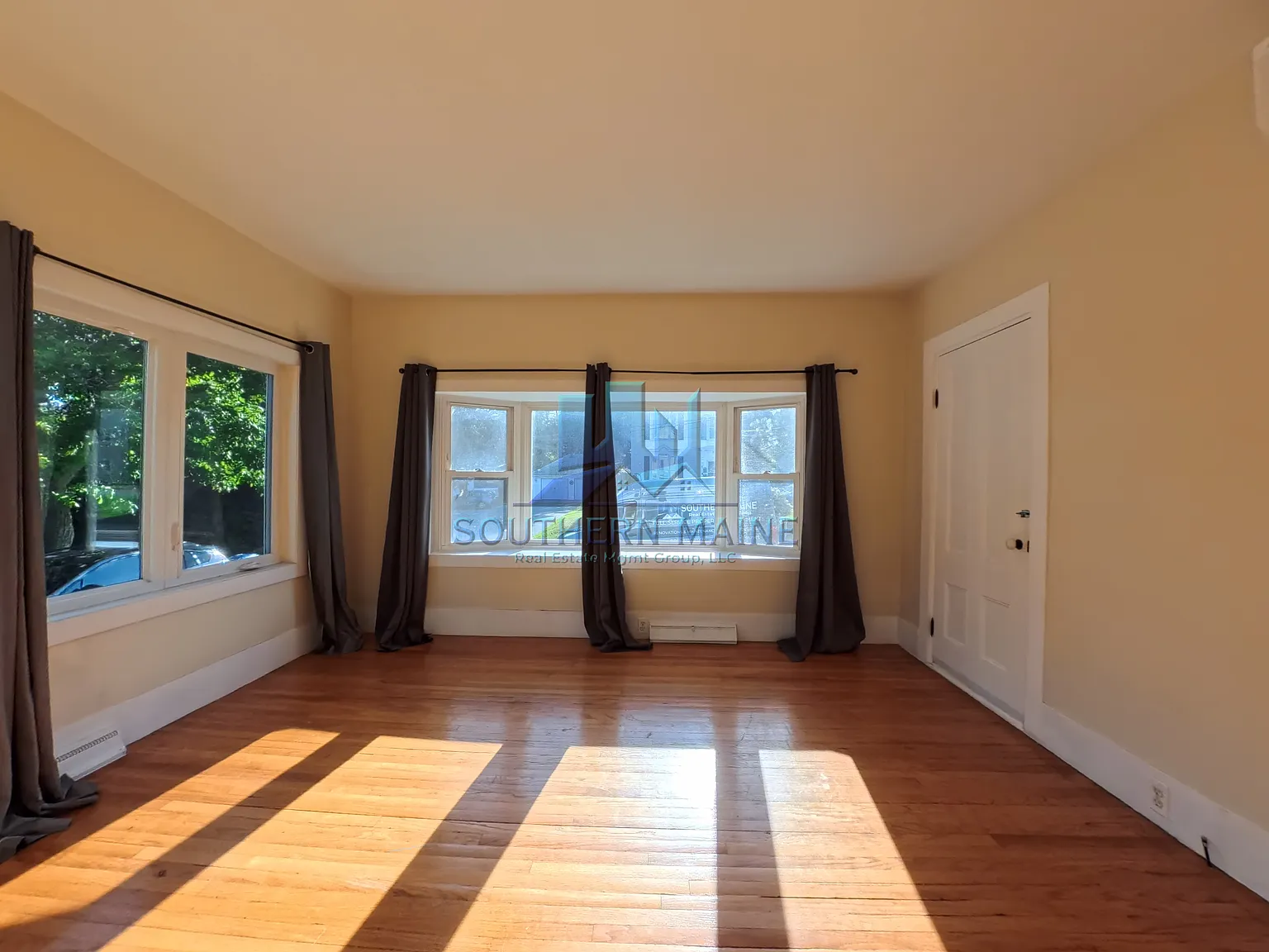2 bed, 885 sqft, $2,100 — Photo 2