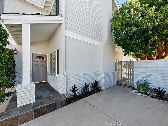 3rd image of 2408 Curtis Ave #B