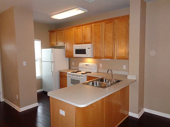 2nd image of 29 Old Courthouse Way Unit A