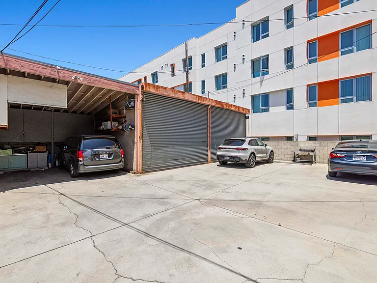 1033 N Edgemont St #1/2 — Photo 8