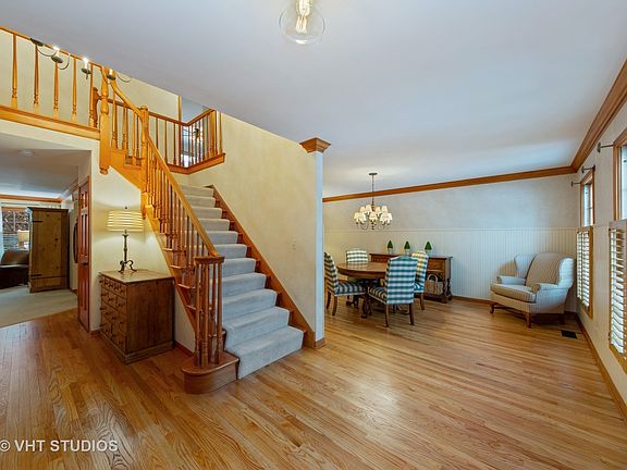 2nd image of 1128 Loyola Dr