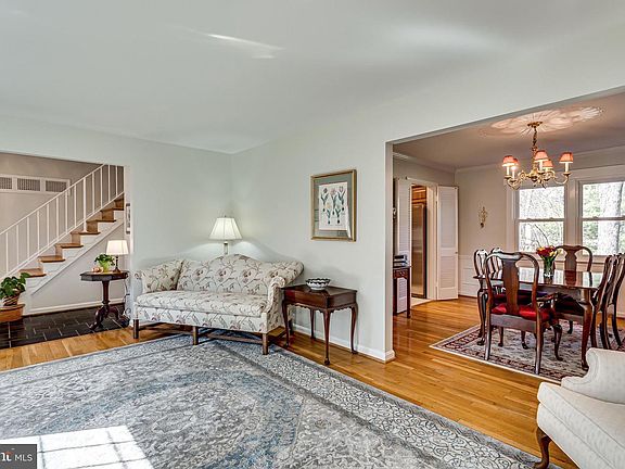 5th image of 15204 Red Clover Dr