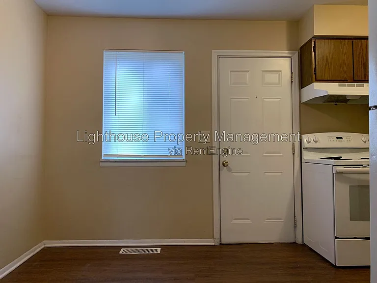 863 Lincoln Ave #8 — Photo 6