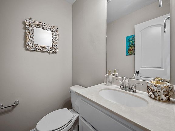 3rd image of 219 Breakwater Dr