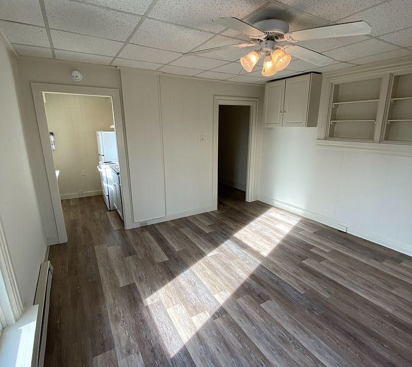 1st image of 214 E King St APT 3R